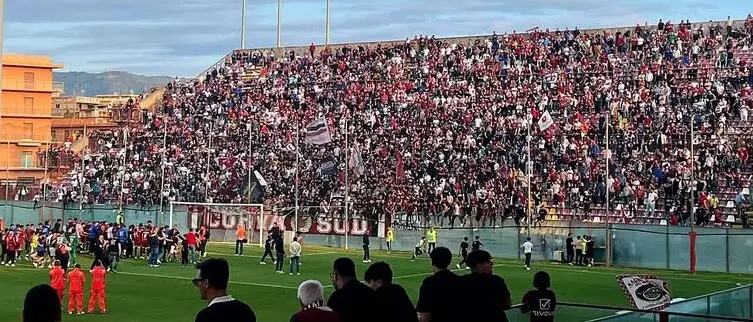 Reggio esplode di gioia: la squadra vince i playoff, Falcomatà esulta con la città