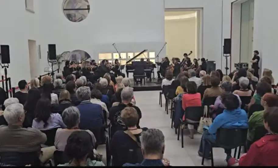 Reggio Calabria, il MArRC omaggia il cinema italiano con il concerto “8mm” in Piazza Paolo Orsi