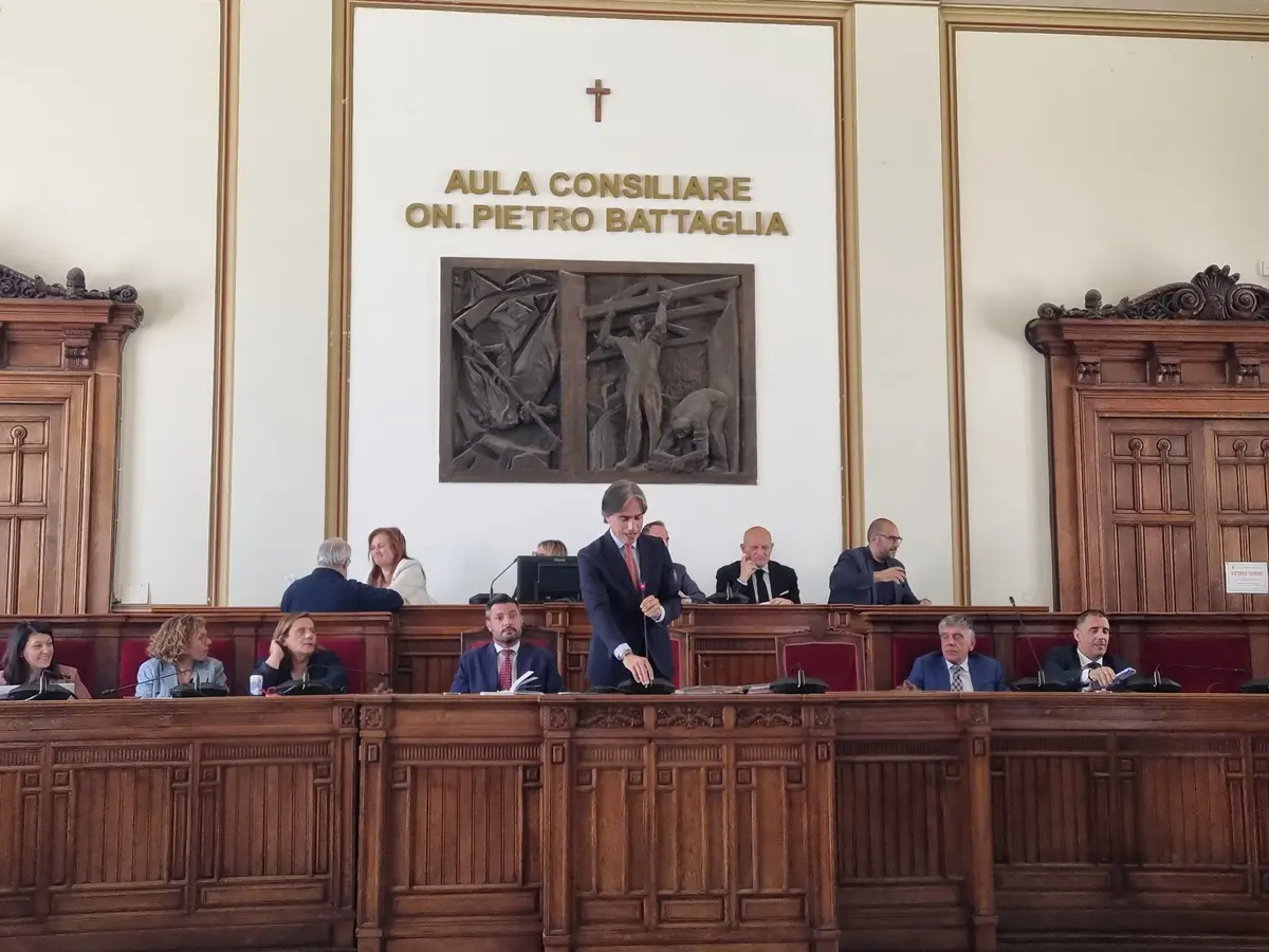 Reggio, dal Consiglio arriva l’unanimità per introdurre il Daspo urbano