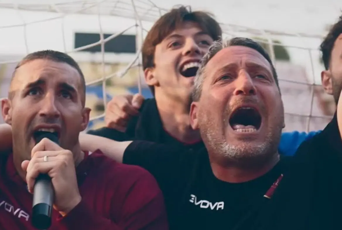 “Amaranto Ale”, Barillà si commuove sotto la curva: il canto che racchiude un’intera stagione