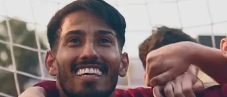 Ah, come gioca Momo Laaribi: dal basso, con dignità, fino al cuore della gente