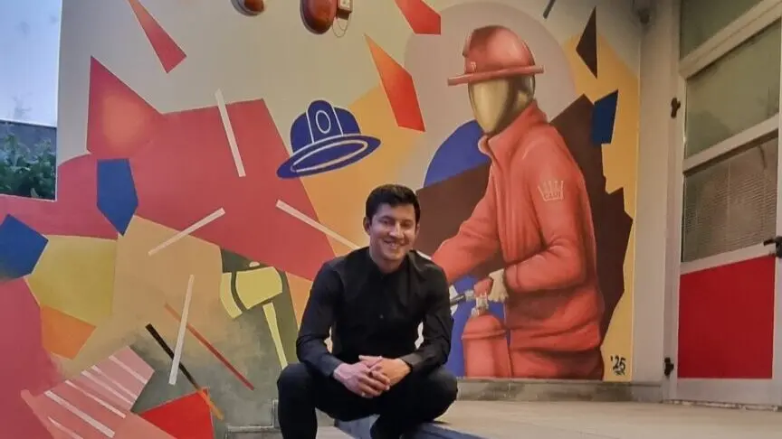 Un murales di Boris Veliz celebra il fuoco e la prevenzione: al MUSEA “Memorie di Fuoco” inaugura il Festival “Spettacoli nella Natura”