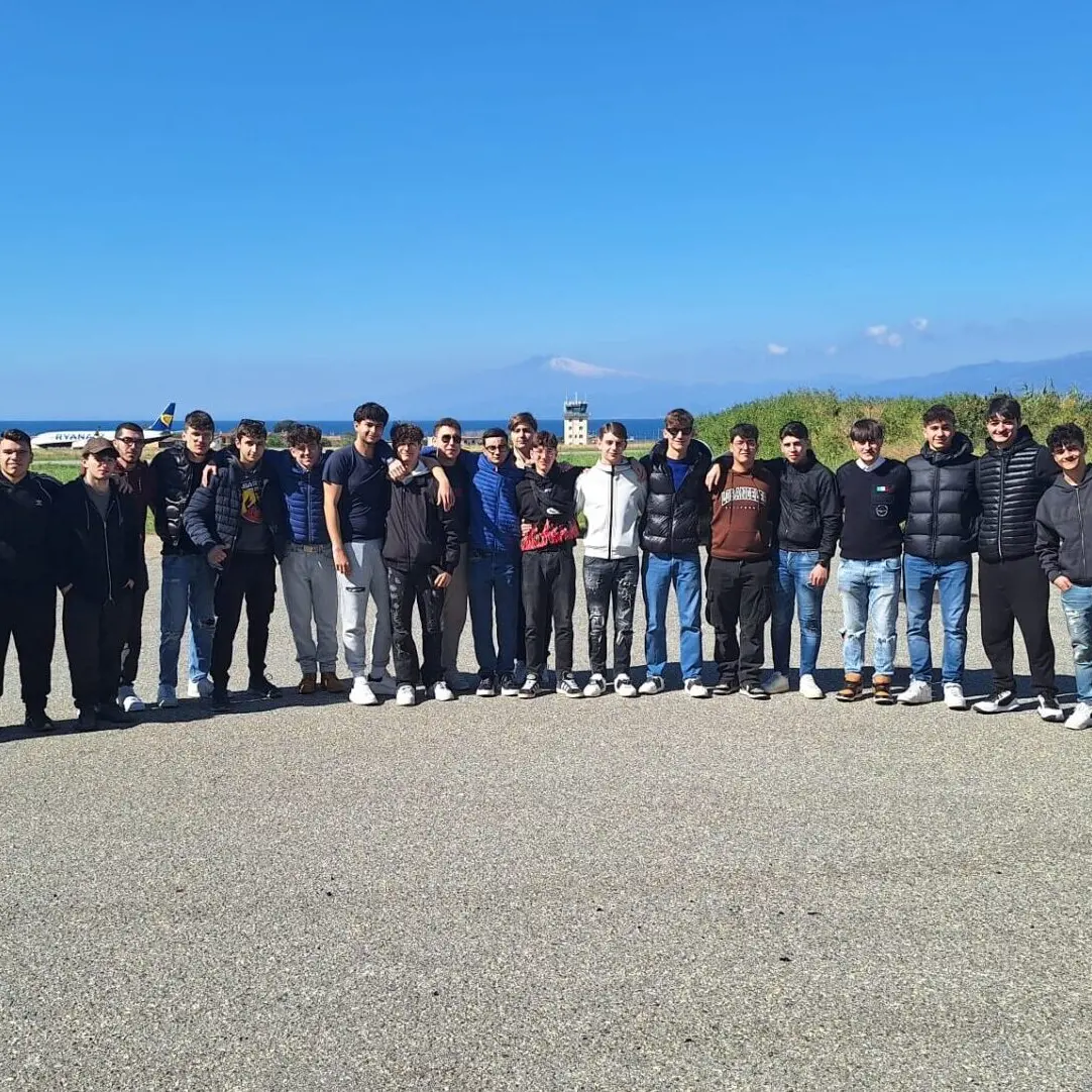 L’Aero Club dello Stretto accoglie le quinte del \"Righi-Boccioni-Fermi\"