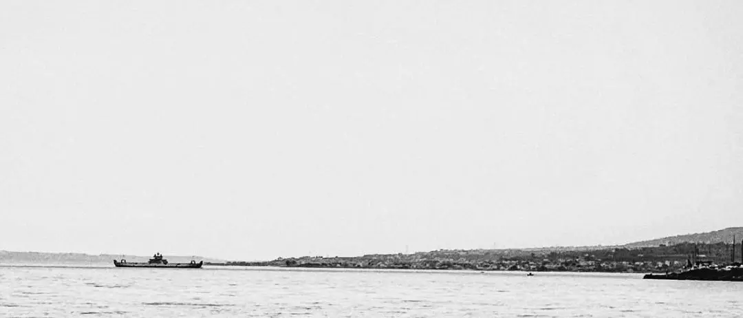 LA FOTO DEL GIORNO | Davanti all’infinito: uno sguardo sullo Stretto