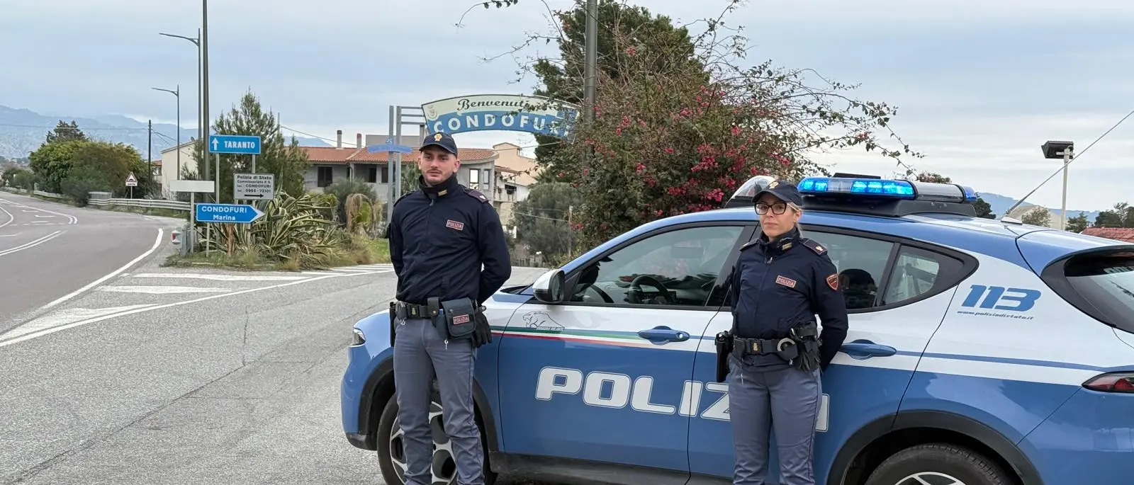 Saline Ioniche, aggredisce la madre e scappa sui tetti: arrestato 20enne