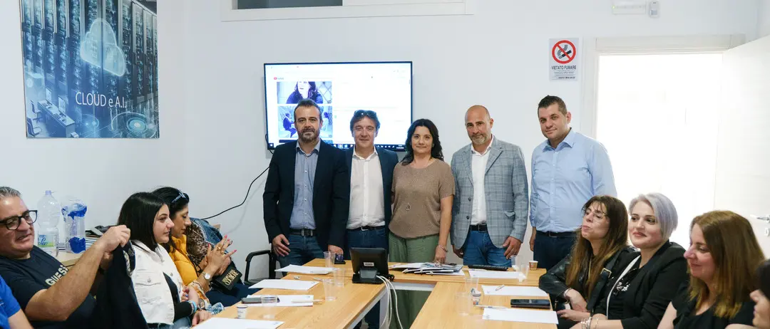 Intelligenza artificiale, cybersecurity e professioni del futuro: il tour “Generazione AI” coinvolge l’Istituto Superiore “Gemelli Careri” di Oppido Mamertina