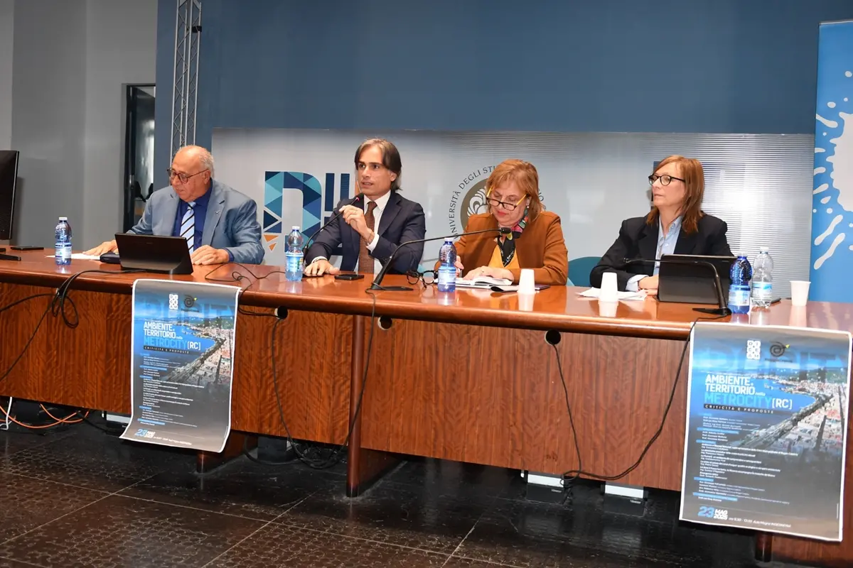 Reggio, Falcomatà alla Mediterranea: «Per pianificare il futuro risulta indispensabile il trasferimento di deleghe alla Città Metropolitana»