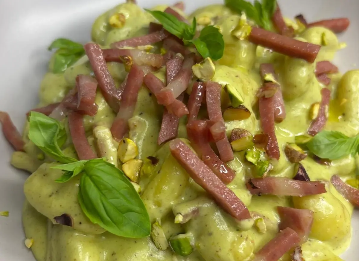 RICETTA DEL GIORNO | Gnocchi crema di burrata, pistacchio e mortadella