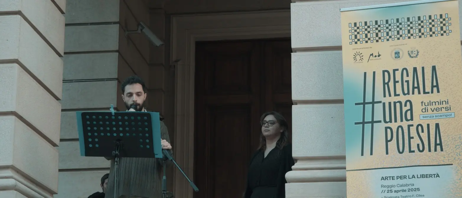 Reggio, Roberto Modafferi presenta il suo nuovo libro \"Poesie d’amore …o poco meno\"