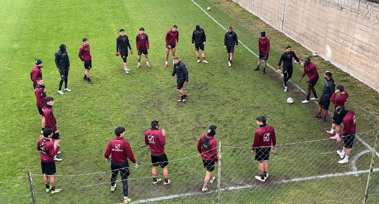 Reggina, contratti e scadenze in attesa del verdetto sulla categoria