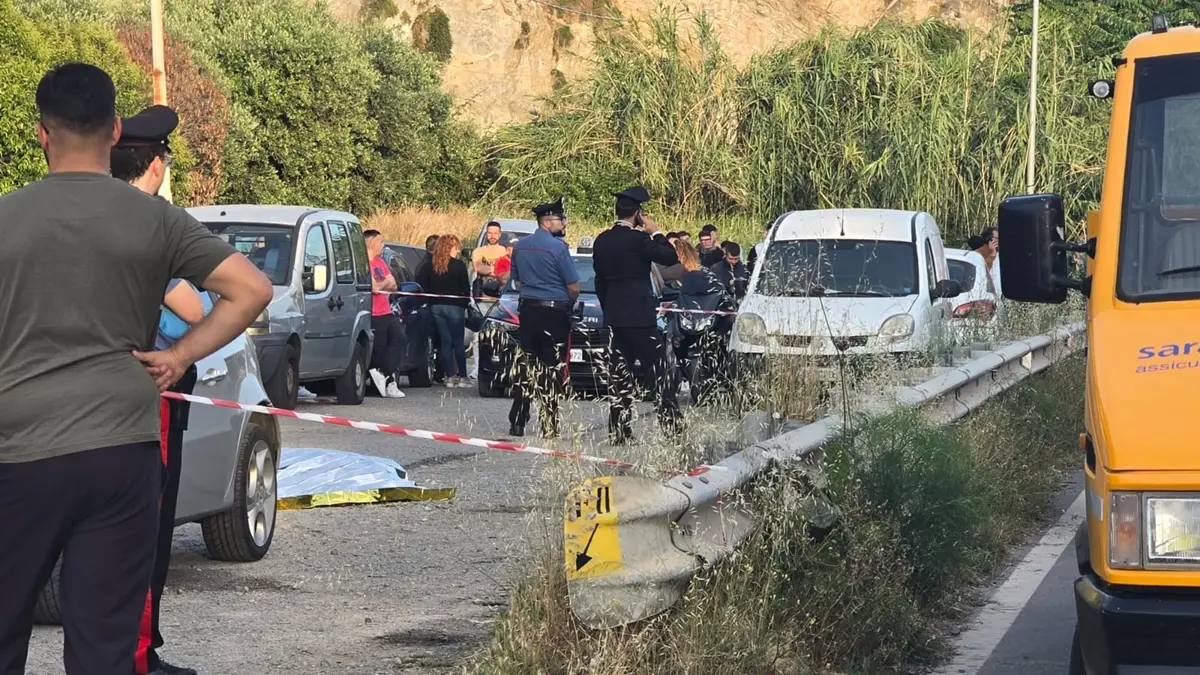 Omicidio a Cetraro, ucciso a colpi di pistola un pregiudicato sulla statale 18