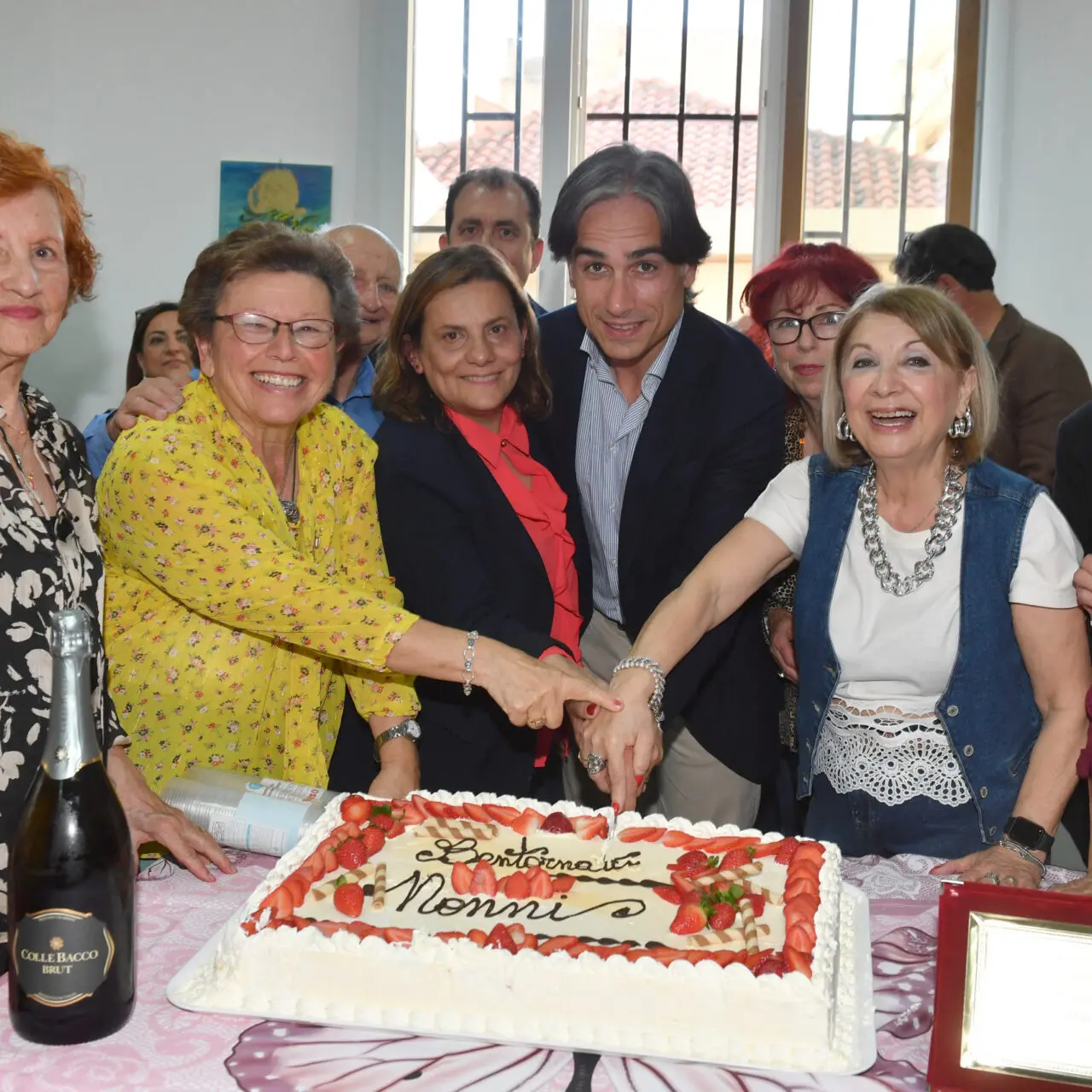 Riapre con una grande festa il centro sociale di Sbarre - FOTO
