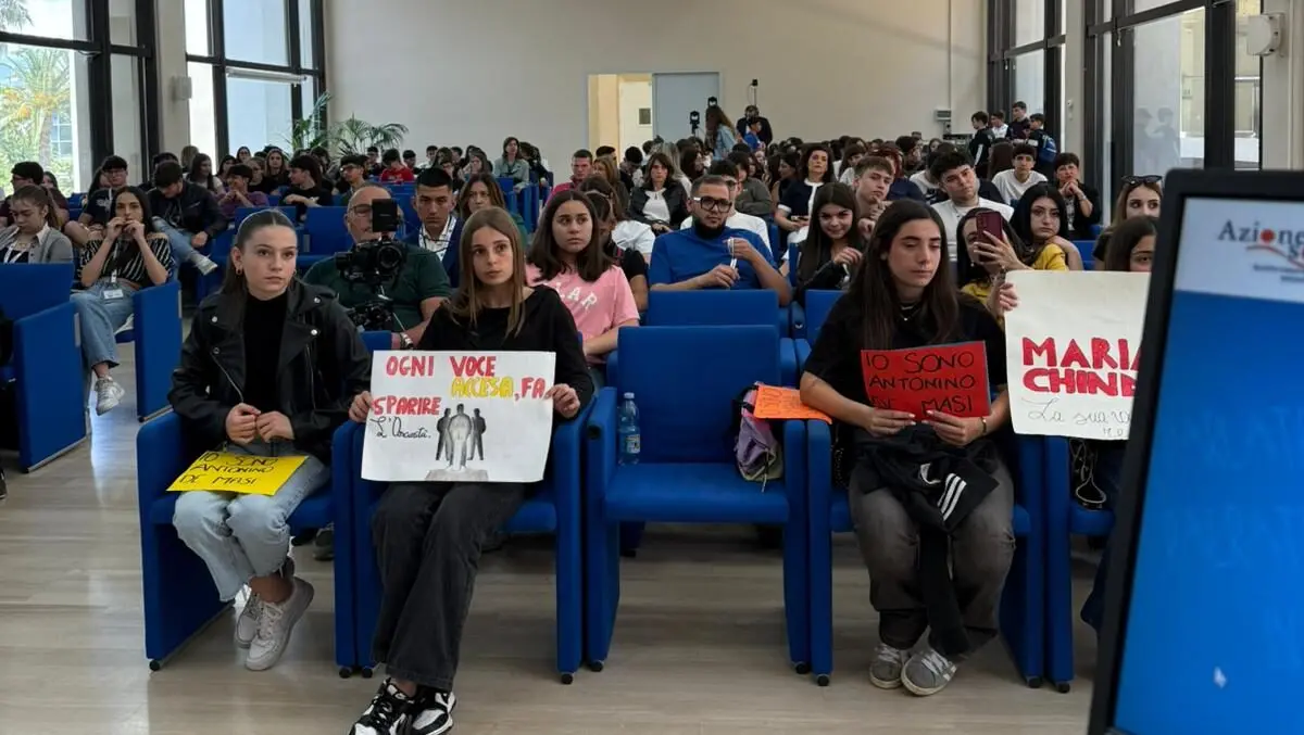 Tra Scilla e Cariddi, trecento studenti calabresi e siciliani uniti per riscrivere il futuro contro mafia e ’ndrangheta