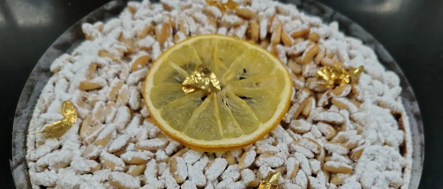 Valentino Rizzo in gara al “Campionato del Bergamotto in Pasticceria” con due creazioni d’autore