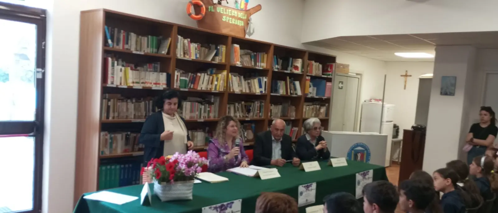 Accoglienza e solidarietà: i bambini della \"Radice - Alighieri\" lanciano un messaggio di pace al mondo