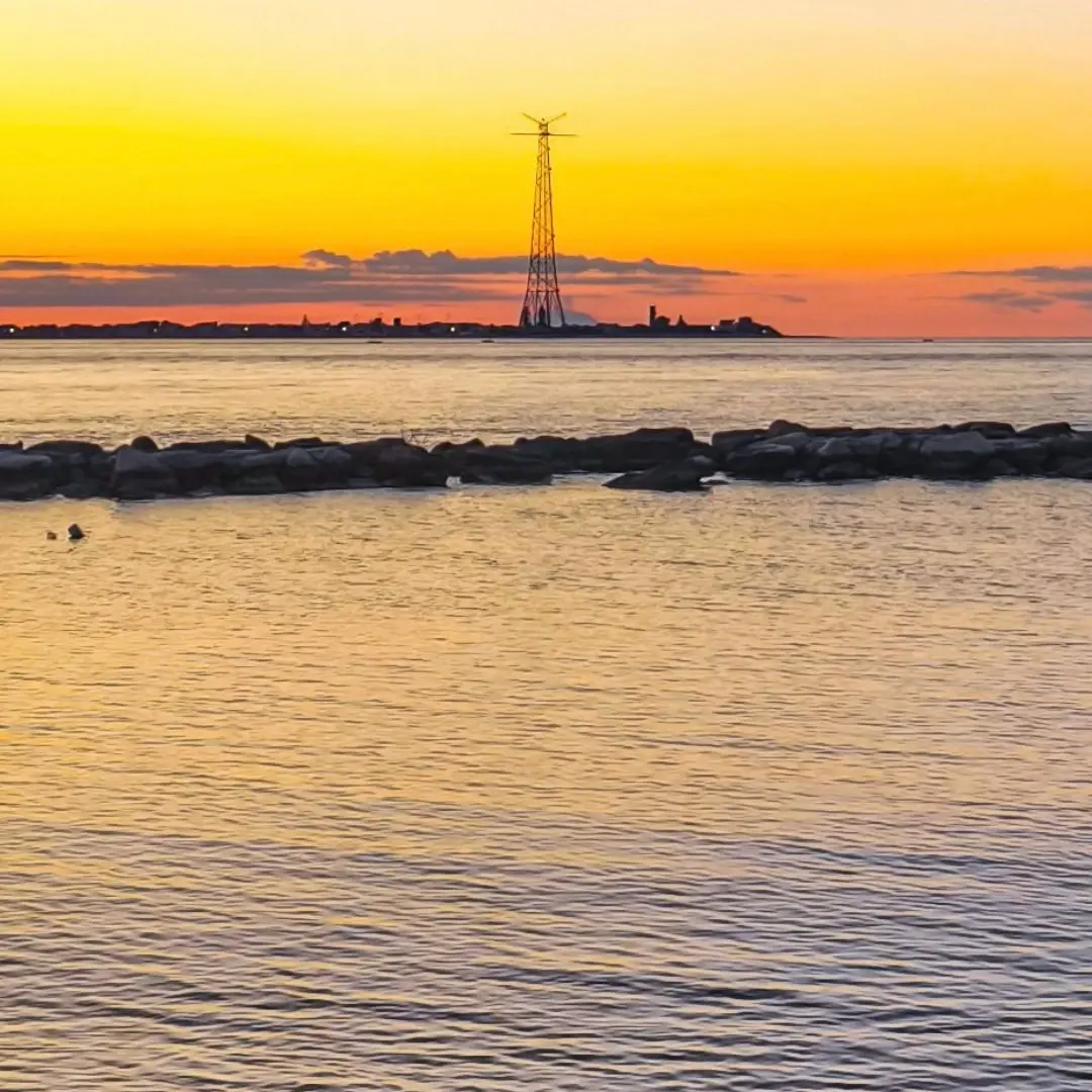 LA FOTO DEL GIORNO | Stretto dorato