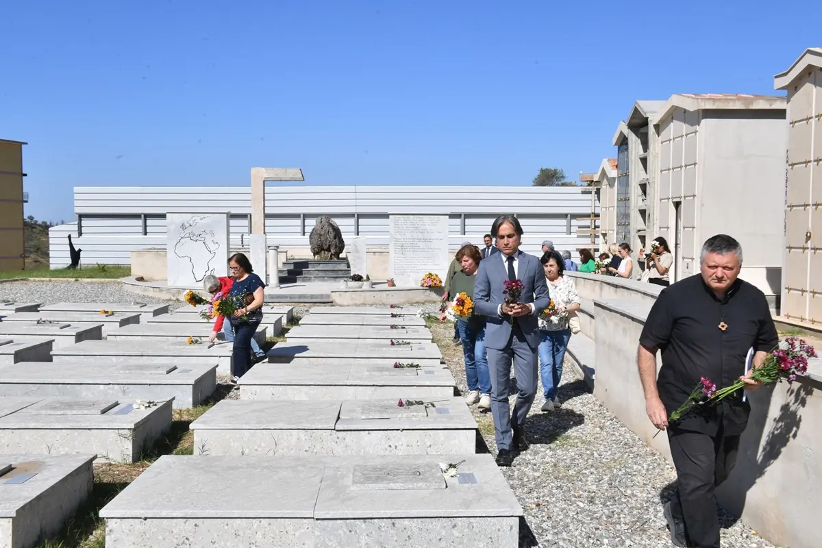 Reggio, la Giornata della Memoria per le Vittime delle Migrazioni al cimitero di Armo