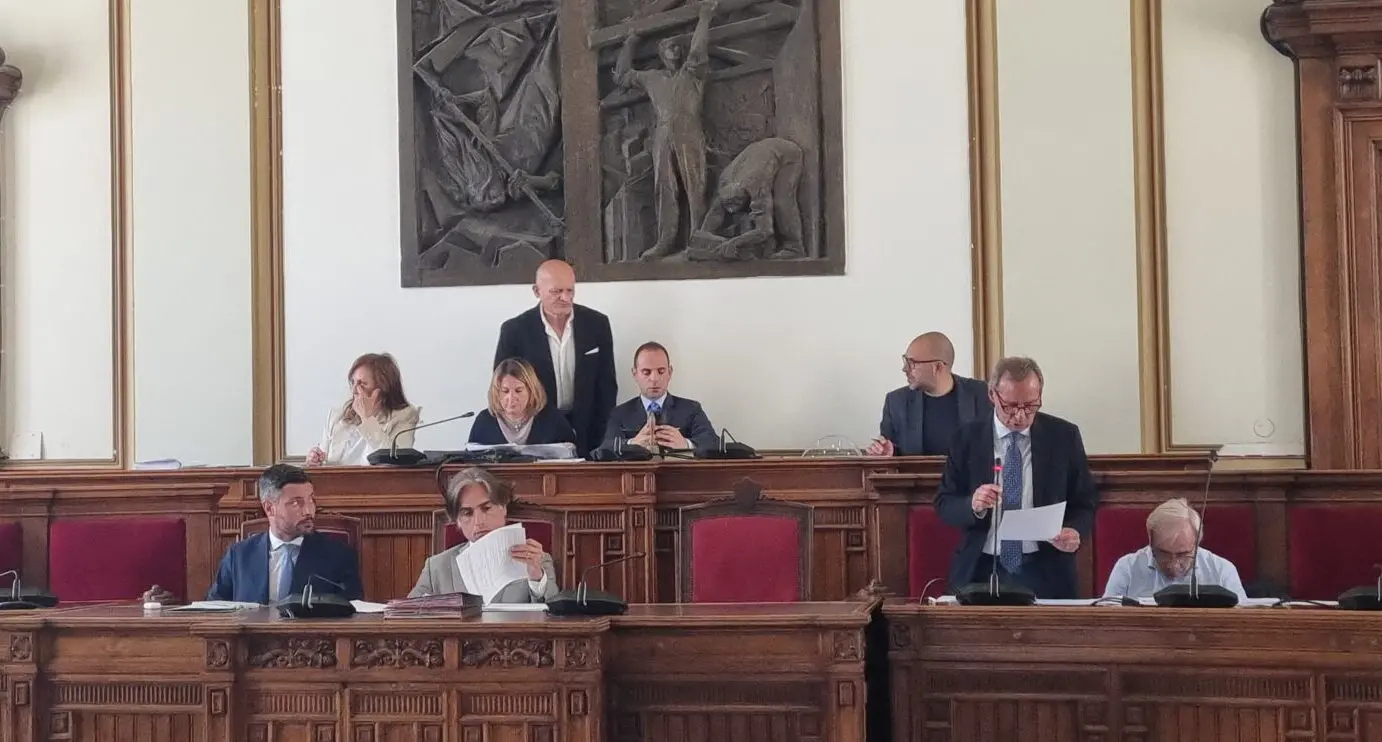 Reggio, il Consiglio Comunale approva il rendiconto. Battaglia: «Trasformata una criticità in opportunità»