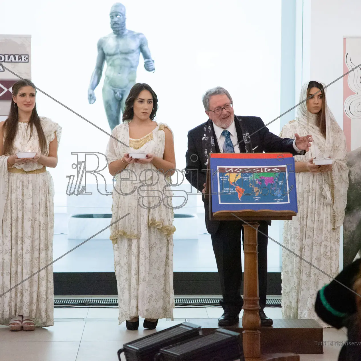 La poesia in tutte le lingue del mondo. Applausi al premio Nosside
