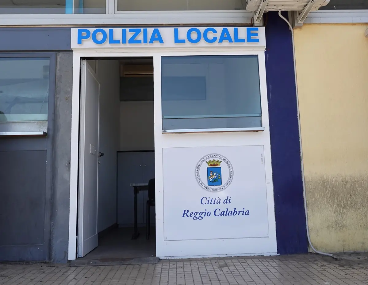 Reggio, la Polizia Locale inaugura una postazione fissa all'aeroporto Tito Minniti