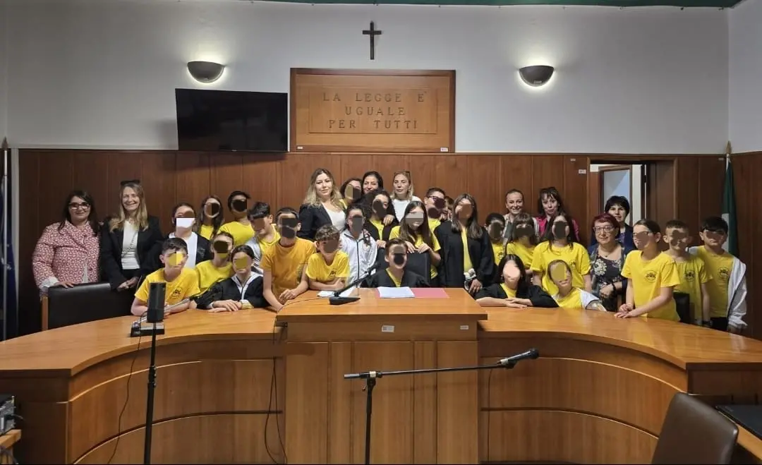 Gli alunni dell'I.C. \"B. Telesio-E. Montalbetti\" protagonisti del progetto \"CIAK: un processo simulato… per evitare un vero processo\"