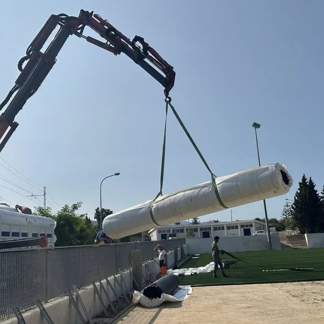 Dopo le fiamme la rinascita del Pietro Reitano di Catona: inizia la posa del manto erboso - FOTO