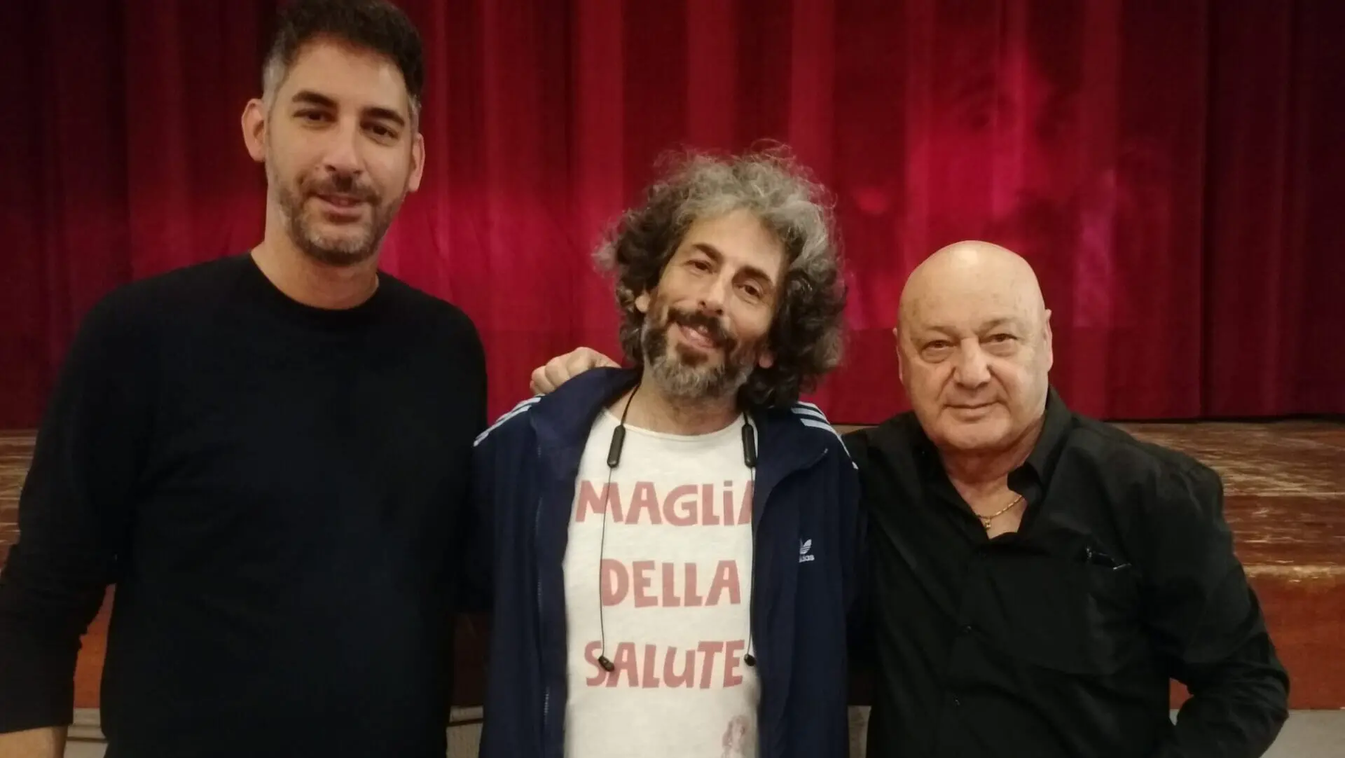 Alberto Farina travolge il pubblico reggino: risate e sold out al Cine Teatro Odeon per il comico di “Colorado”