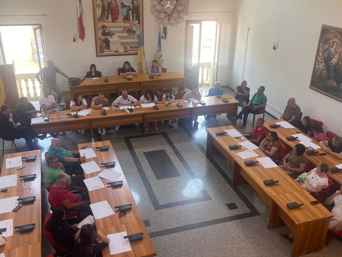 Melito Porto Salvo ritrova la sua voce: gremita la sala consiliare per costruire insieme l'estate della partecipazione