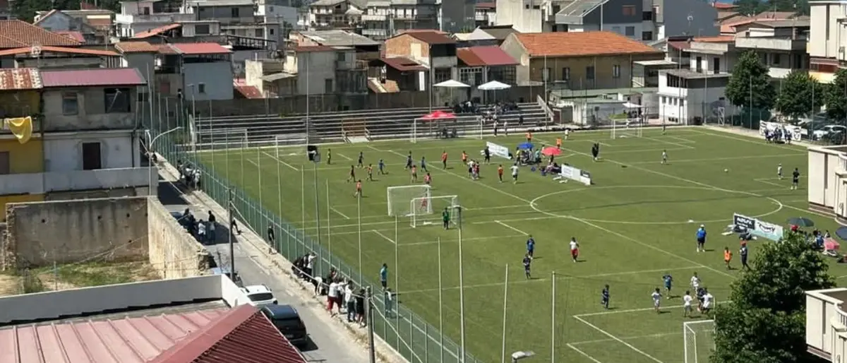 Gioia Tauro, torneo giovanile di calcio in memoria di Rocco Nocera. Il sindaco: «Bellissimo momento di sport»
