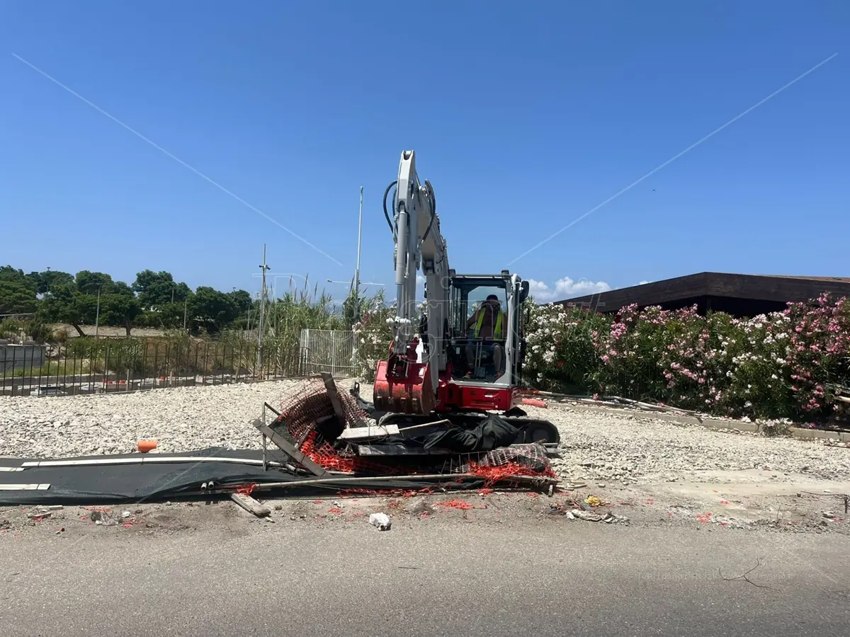 Reggio, in arrivo le gru sul cantiere del ponte Calopinace: giovedì il varo delle travi