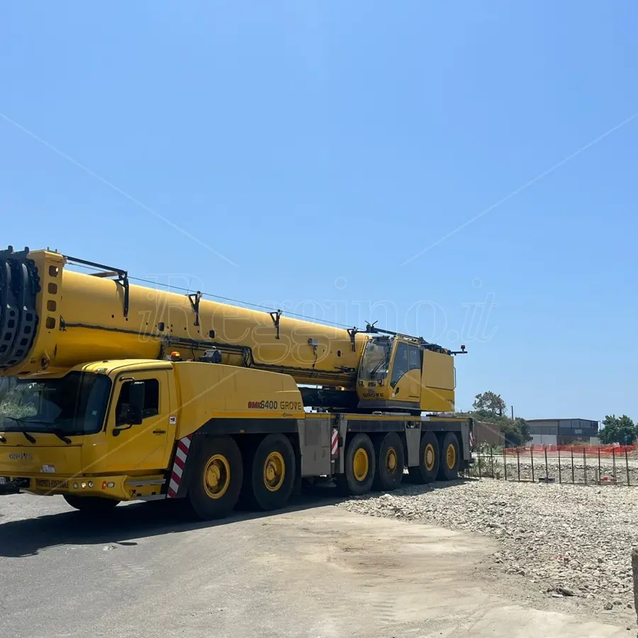 Reggio, arrivata la prima gru sul cantiere del ponte Calopinace: giovedì il varo delle travi - FOTO