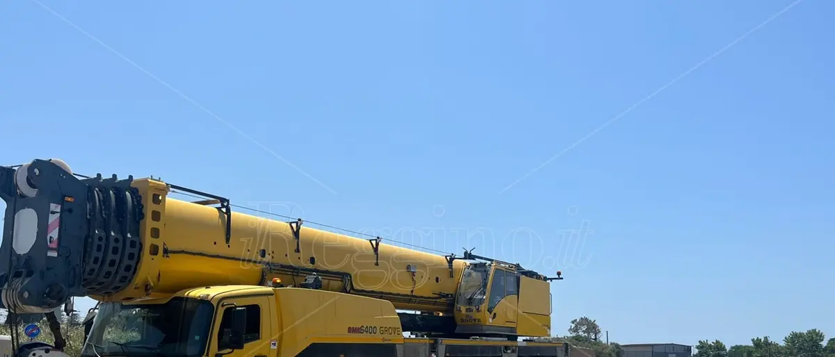 Reggio, arrivata la prima gru sul cantiere del ponte Calopinace: giovedì il varo delle travi - FOTO