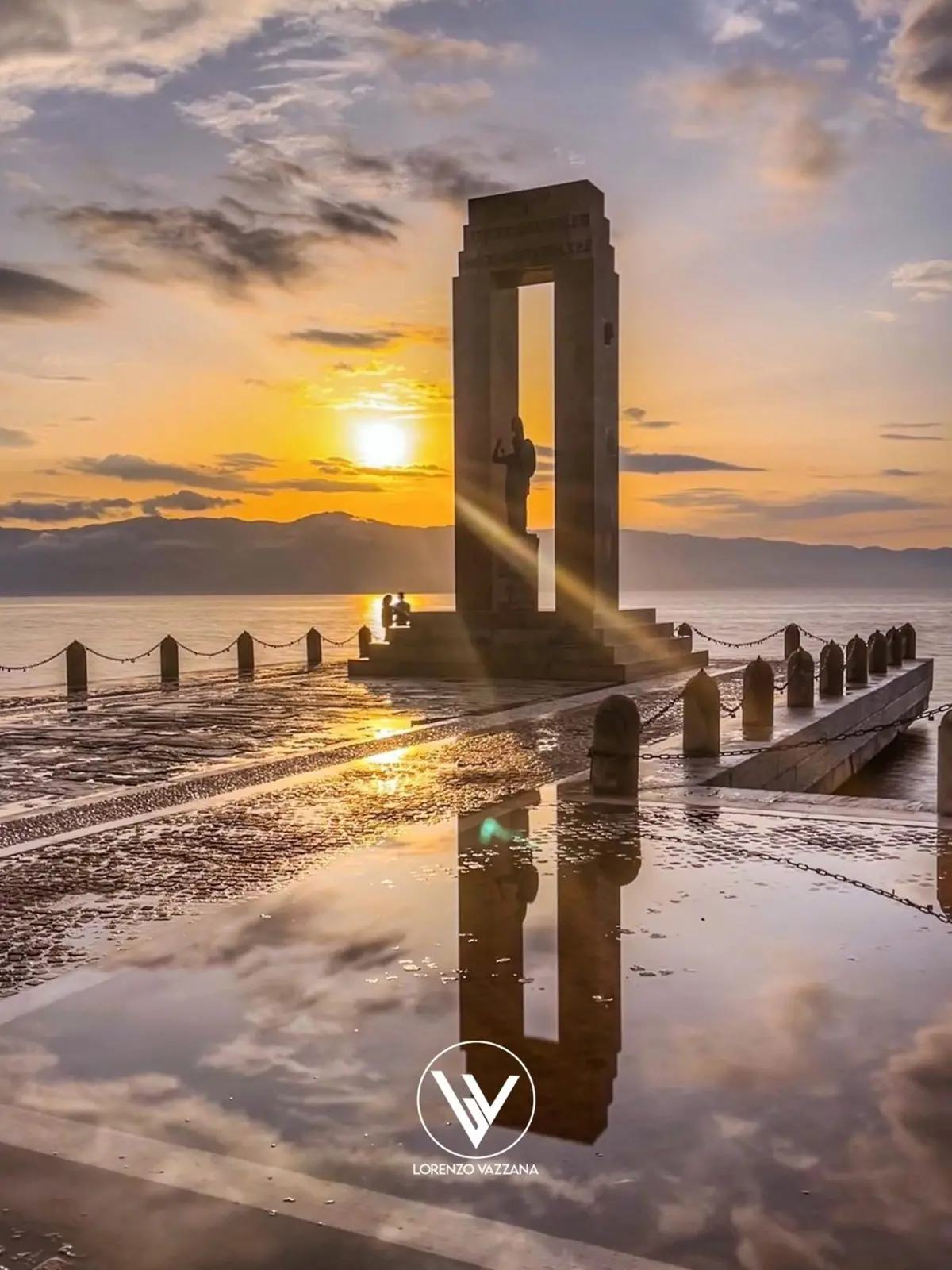 FOTO DEL GIORNO | Athena e il riflesso del tempo