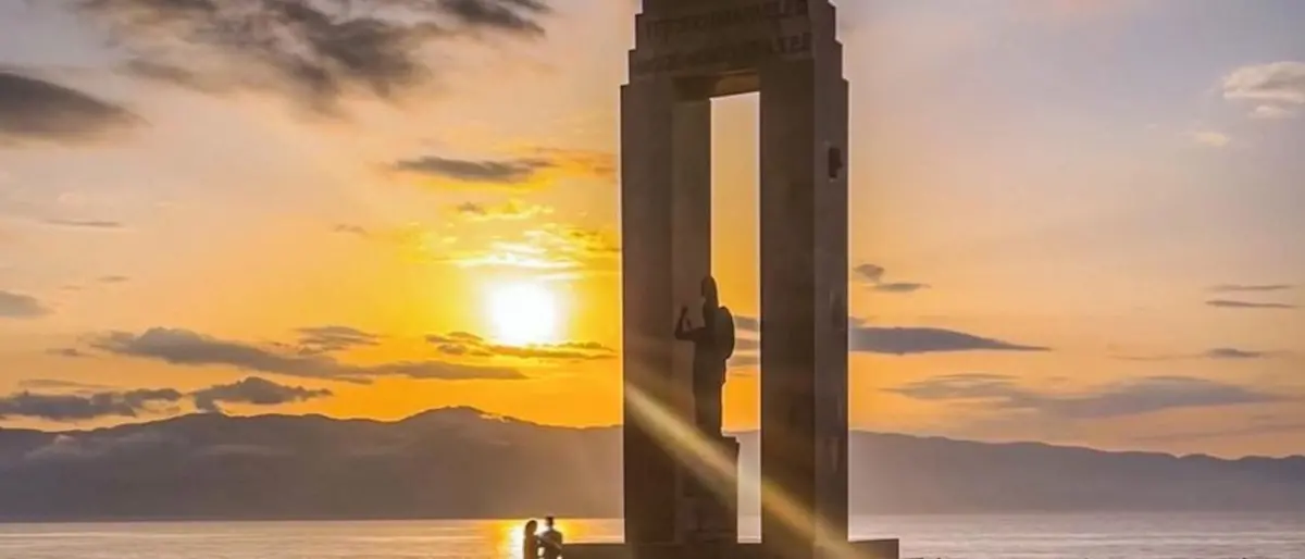 FOTO DEL GIORNO | Athena e il riflesso del tempo