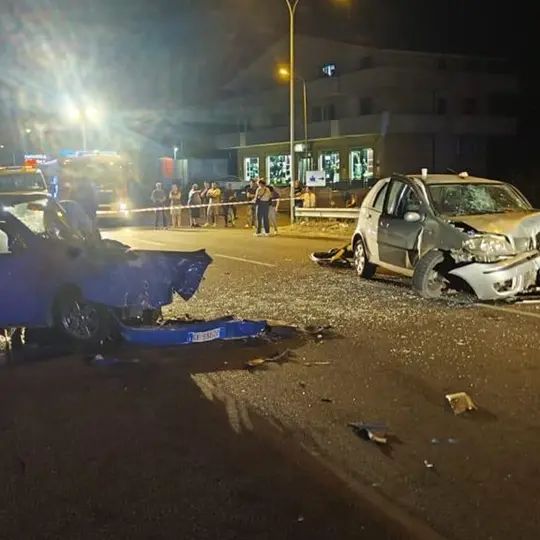Caulonia, incidente sulla 106: due feriti gravi