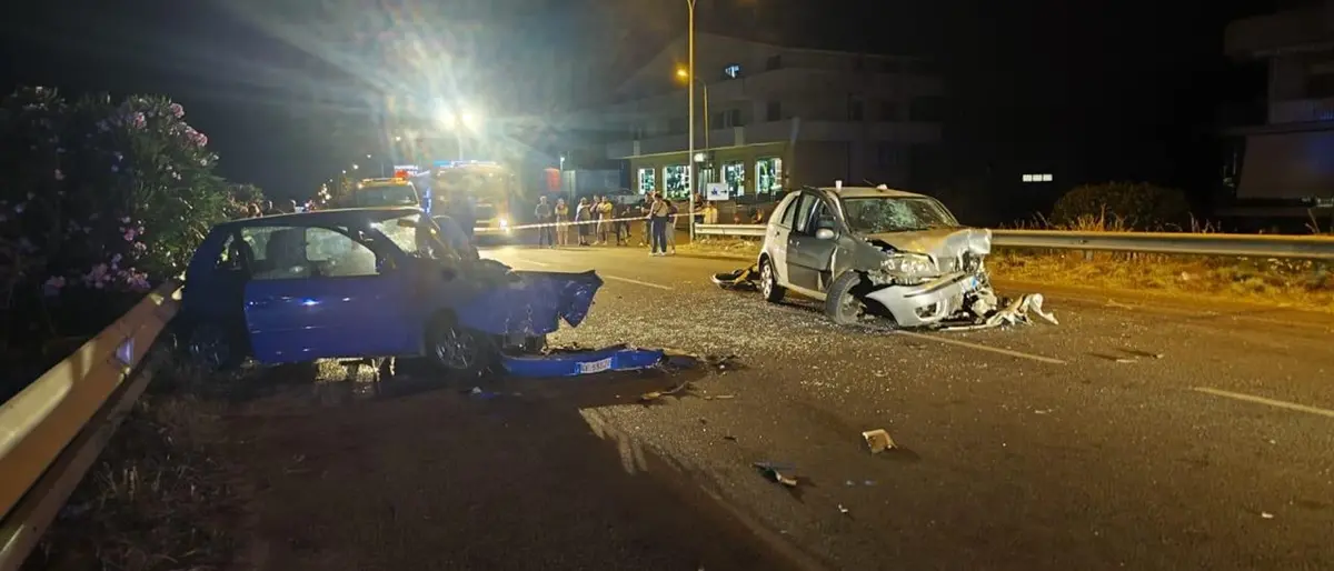 Caulonia, incidente sulla 106: due feriti gravi