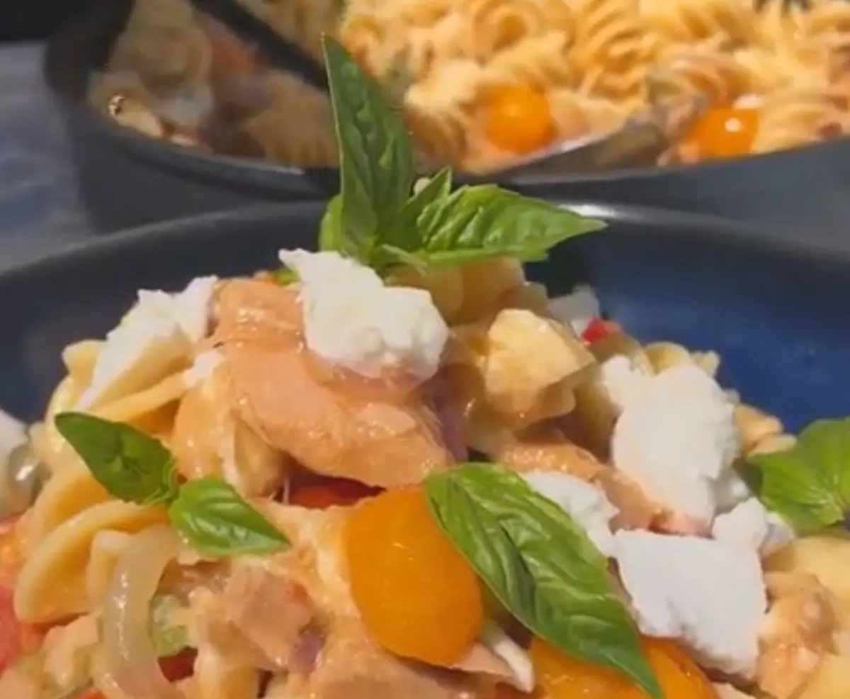 RICETTA DEL GIORNO | Fusilloni tonno, mozzarella e pomodorini