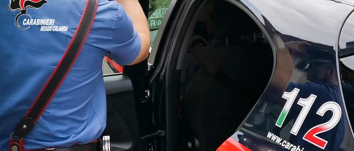 Rosarno, scoperto un minimarket abusivo accanto all'abitazione: denunciata una donna