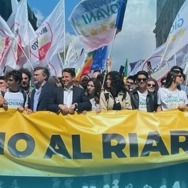 Reggio, il network giovani del Movimento 5Stelle in piazza per la pace contro il riarmo
