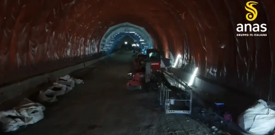 Reggio, ANAS: abbattuto l'ultimo diaframma della galleria \"Peristeri\" sulla SS106 jonica a Palizzi - VIDEO