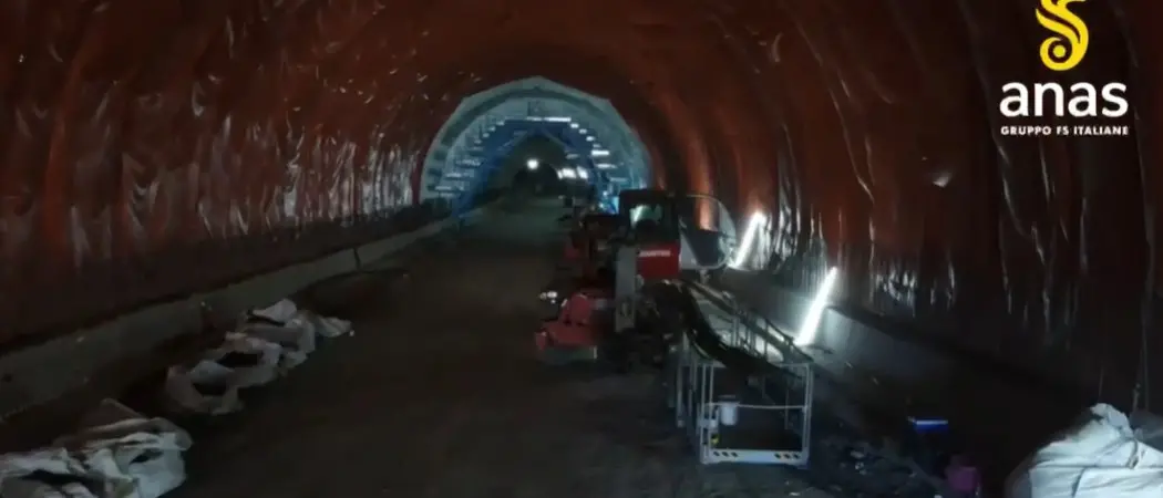 Reggio, ANAS: abbattuto l'ultimo diaframma della galleria \"Peristeri\" sulla SS106 jonica a Palizzi - VIDEO