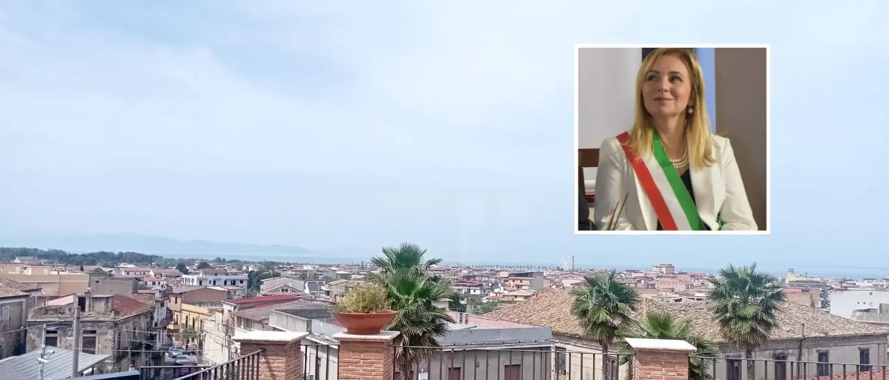 Gioia Tauro, al via la raccolta differenziata. Il sindaco: «Responsabilità di tutti per ripulire la città»