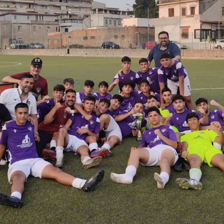 Ciliegina sulla torta per il settore giovanile della Gioiese calcio: vittoria del titolo Under 16 provinciale
