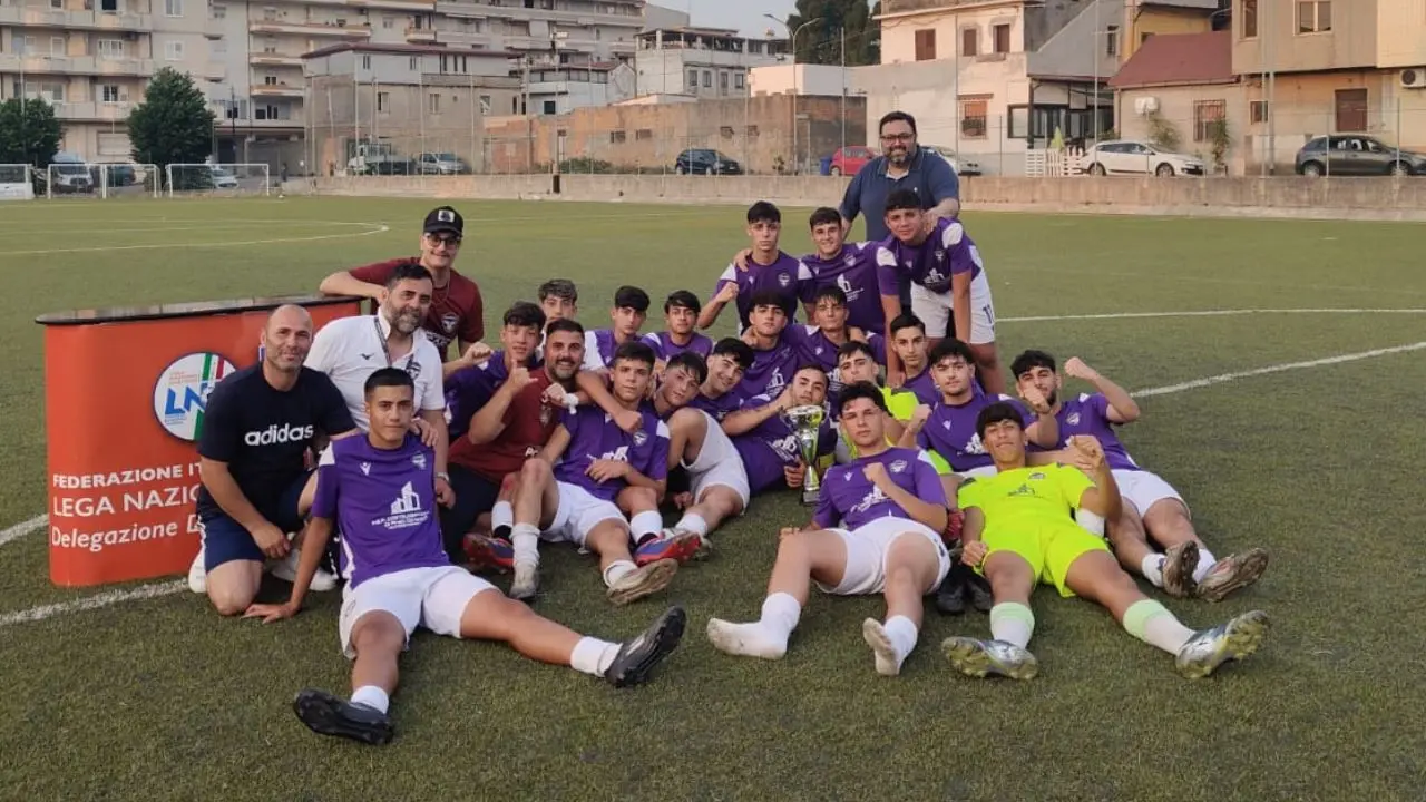 Ciliegina sulla torta per il settore giovanile della Gioiese calcio: vittoria del titolo Under 16 provinciale