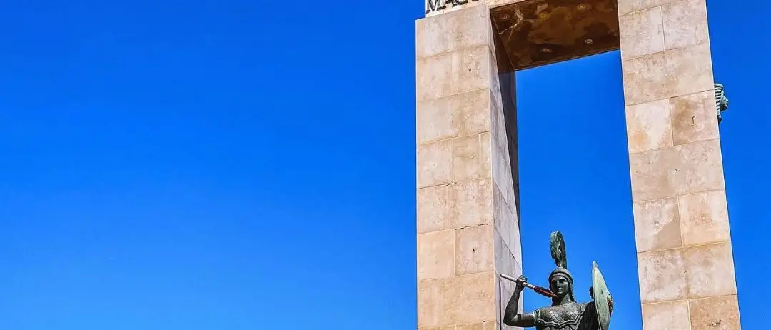 LA FOTO DEL GIORNO | Athena veglia sullo Stretto