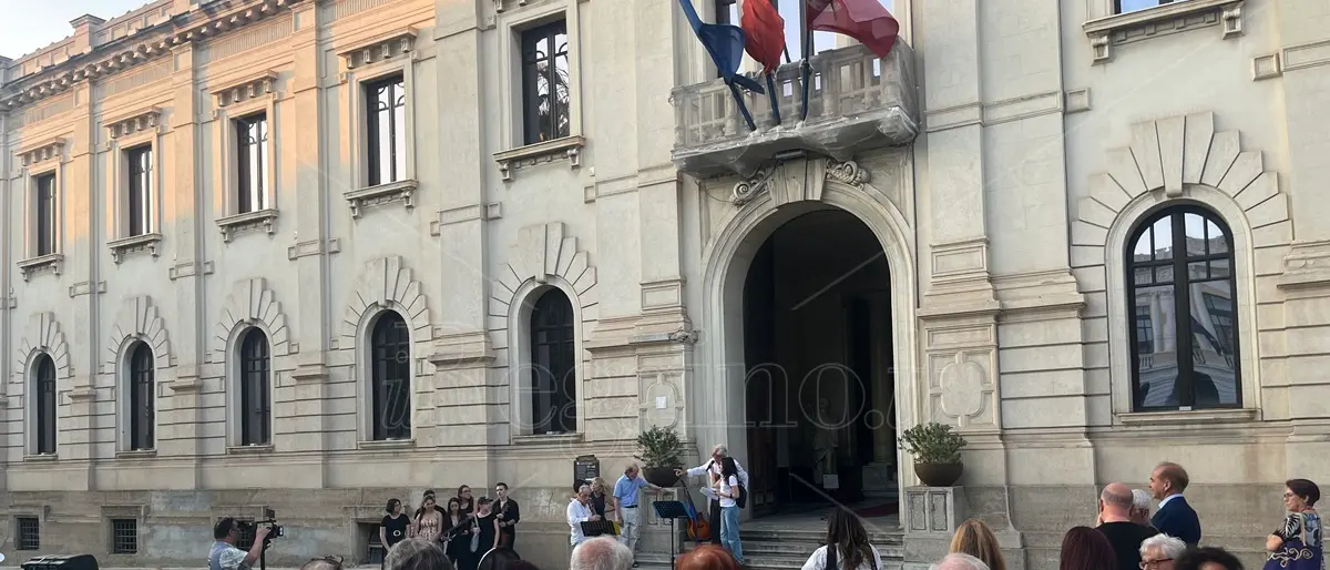 A Reggio poeti uniti per la Pace: «La cultura ha il dovere di smuovere le coscienze» - FOTO