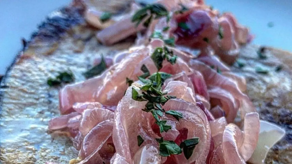LA RICETTA DEL GIORNO | Pesce spada con cipolla in agrodolce