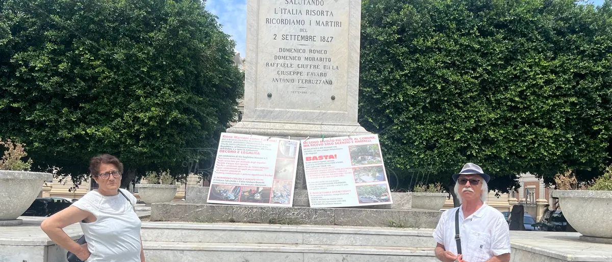 Reggio, tornano in piazza Italia a protestare i coniugi Crucitti del rione Marconi: «Insicuri anche dentro il condominio»