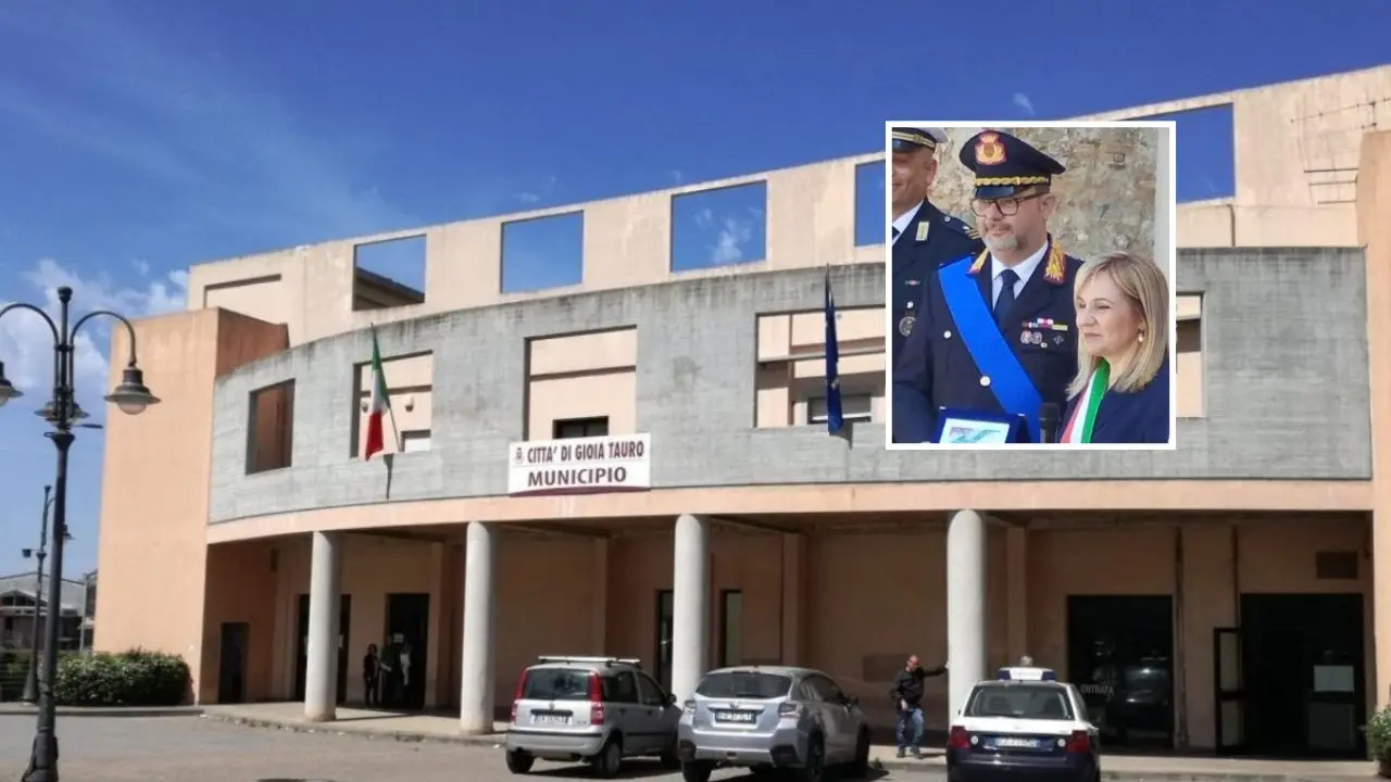 Gioia Tauro, la stretta del sindaco Scarcella: multe e sanzioni ai proprietari di terreni privati incolti o con rifiuti pericolosi