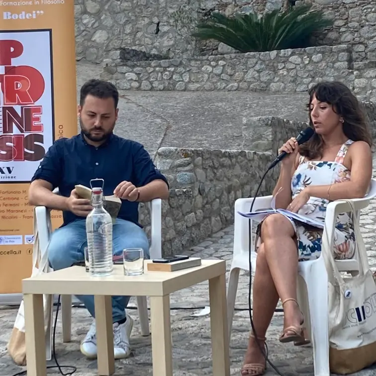A Roccella l’associazione culturale Scholé con una puntata live di Happening